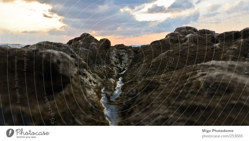 Mittelmeerabend Sonne Meer Wellen Himmel Schlucht Erholung Tourismus Bild beeindruckend tiefstehend mediterran Sonnenuntergang Wasser Farbfoto Außenaufnahme