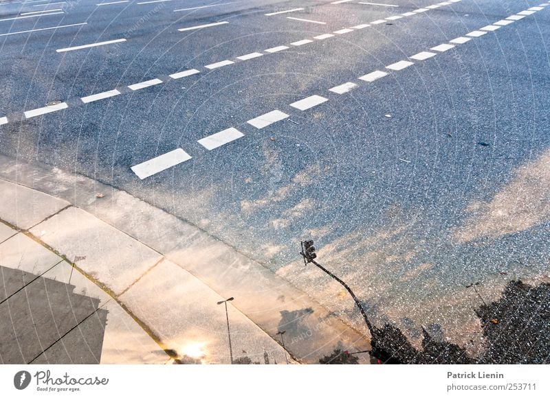 Sinnestäuschung Umwelt Himmel Sonne Sonnenaufgang Sonnenuntergang Sonnenlicht Herbst Wetter Schönes Wetter Stadt Verkehr Verkehrswege Personenverkehr Autofahren