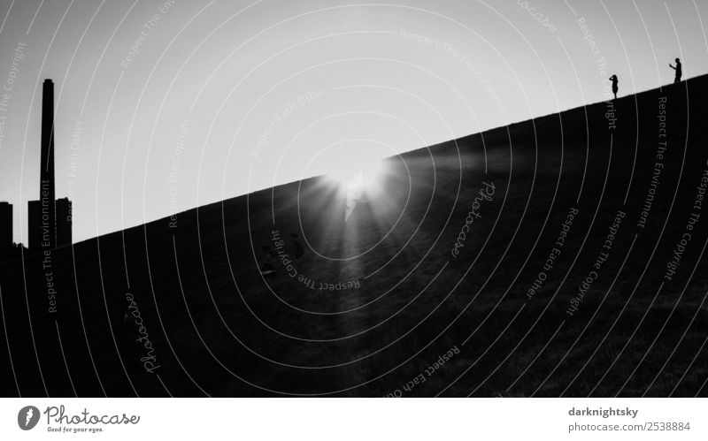 Sonnenuntergang über einer industriellen Landschaft Freizeit & Hobby Tourismus Ausflug Abenteuer wandern Mensch maskulin feminin Kind 5 Himmel Sonnenaufgang