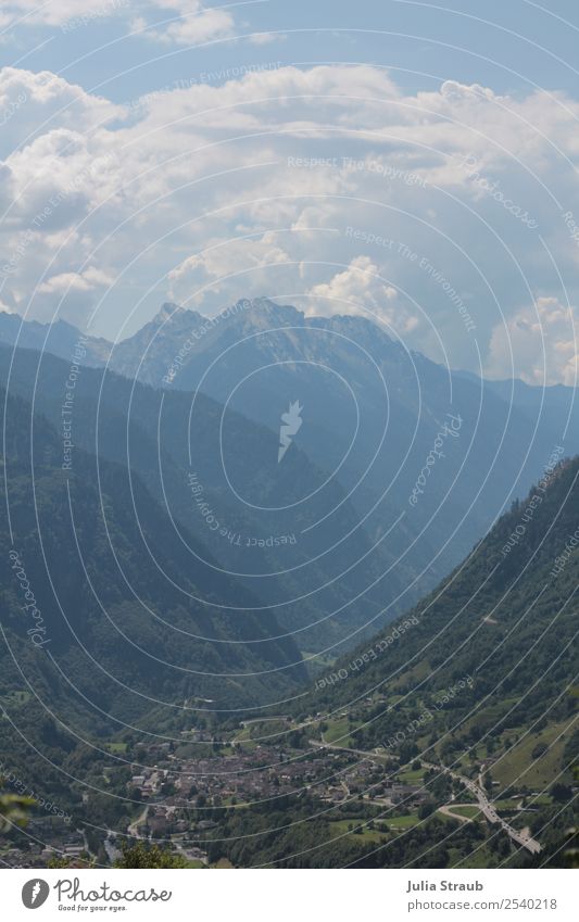 Schweiz Italien Berge Wolken Natur Himmel Sommer Berge u. Gebirge groß Unendlichkeit Straße Haus hoch Baum Farbfoto Außenaufnahme Tag Vogelperspektive