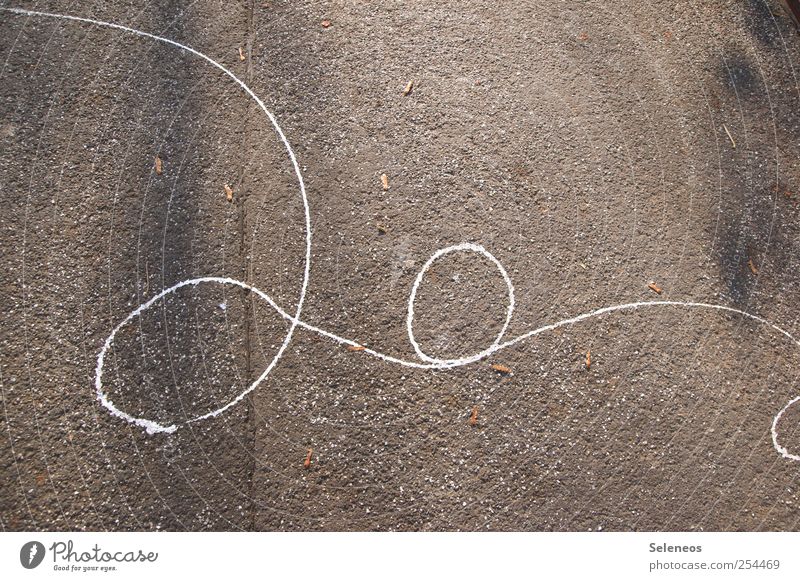 ve Schönes Wetter Straße Stein Beton Kunststoff Zeichen Schriftzeichen Ziffern & Zahlen Ornament Linie oben schreiben Spirale Kreis rund Farbfoto Außenaufnahme