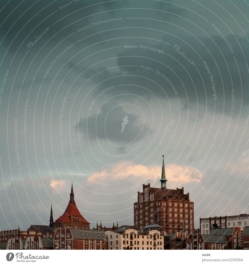 Rostock Haus Himmel Wolken Stadt Altstadt Skyline Menschenleer Rathaus Architektur authentisch einzigartig Deutschland Mecklenburg-Vorpommern historisch