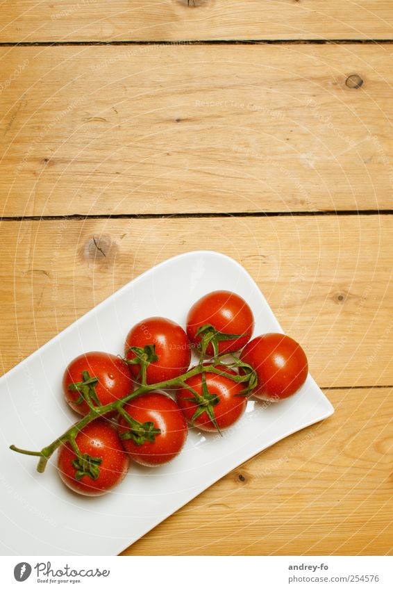 Tomaten Küche Holz frisch Gesundheit lecker braun rot genießen Ernährung Schalen & Schüsseln Holzplatte Tischplatte Vegetarische Ernährung Gesunde Ernährung