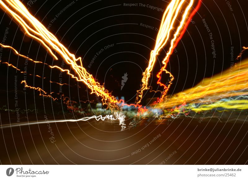 Auf grosser Fahrt Langzeitbelichtung Nacht Licht dunkel rot gelb Krefeld Verkehr hell julian brinke Meerschweinchen