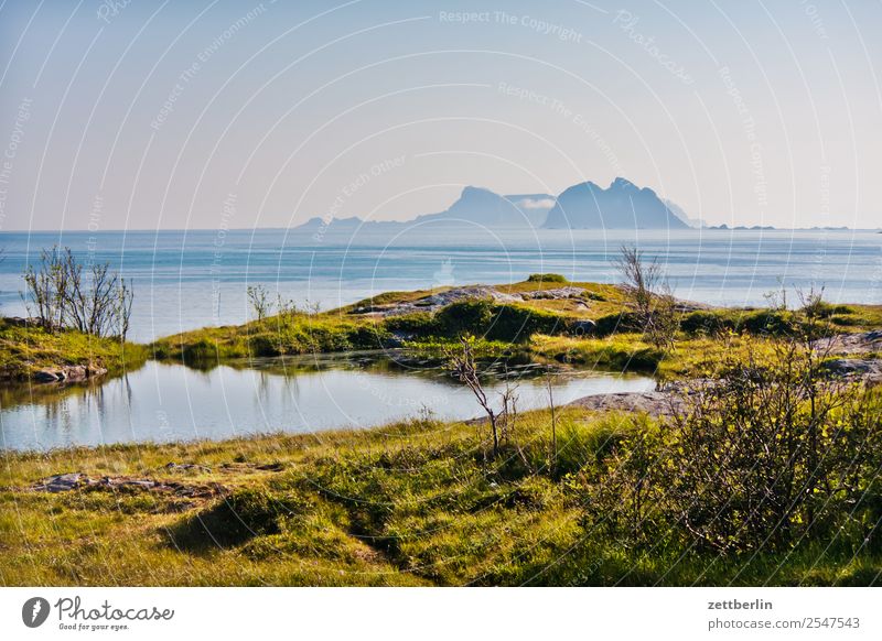 Blick von Å nach Nordland und Sørland Polarmeer Europa Felsen Ferien & Urlaub & Reisen Ferne Nebel Dunst Himmel Himmel (Jenseits) Horizont Insel Landschaft