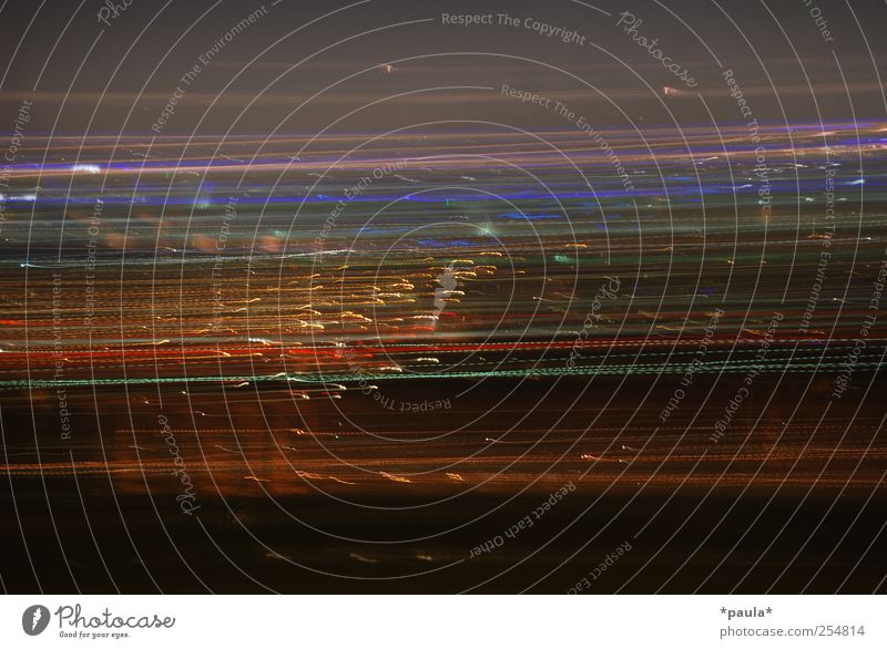 Lichtgeschwindigkeit Design Nachtleben Kunst Bewegung außergewöhnlich braun gelb rot schwarz horizontal Linie Farbfoto mehrfarbig Außenaufnahme Experiment