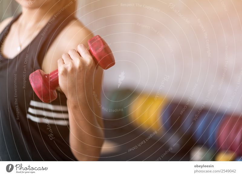 Schöner junger asiatischer Gorlw beim Training Lifestyle Sport Fitness Sport-Training Mensch Junge Frau Jugendliche Körper 1 Abenteuer Farbfoto mehrfarbig