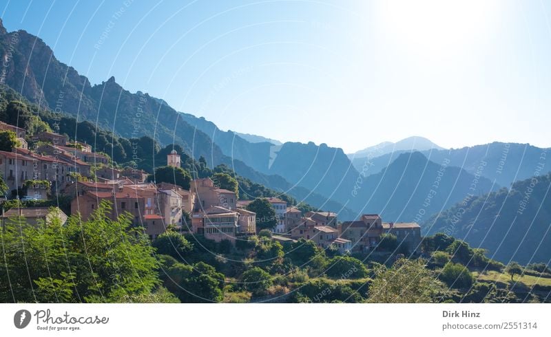 Bergdorf Ota auf Korsika Ferien & Urlaub & Reisen Tourismus Ausflug Ferne Freiheit Sightseeing Sommerurlaub Berge u. Gebirge wandern Umwelt Natur Landschaft