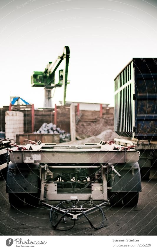 industrie Berufsverkehr Güterverkehr & Logistik Straßenverkehr Lastwagen Stimmung Container LKW-Anhänger Kran Industriefotografie Baustelle Hafen Außenaufnahme