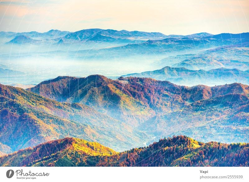 Landschaft mit bunten Gebirgszügen schön Ferien & Urlaub & Reisen Tourismus Ausflug Abenteuer Ferne Freiheit Sommer Sonne Berge u. Gebirge wandern Umwelt Natur