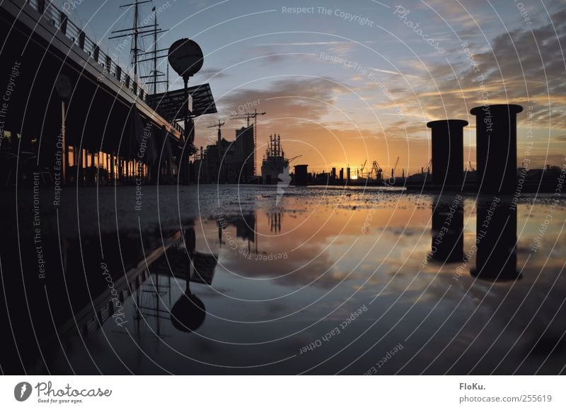 in Hamburg geht die Sonne auf Sightseeing Städtereise Wasser Himmel Sonnenaufgang Sonnenuntergang Schönes Wetter Stadt Hafenstadt Stadtzentrum Menschenleer