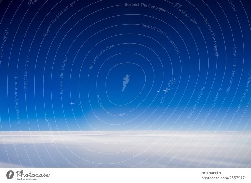 Über den Wolken Leben Zufriedenheit Ferien & Urlaub & Reisen Tourismus Abenteuer Ferne Sommerurlaub Umwelt Himmel Horizont Klima Klimawandel Verkehr