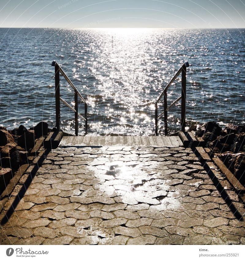 Ganzjährig geöffnet Erholung Schwimmen & Baden Ferien & Urlaub & Reisen Meer Wellen Wasser Küste Nordsee Treppe glänzend nass Straßenbelag Pflastersteine