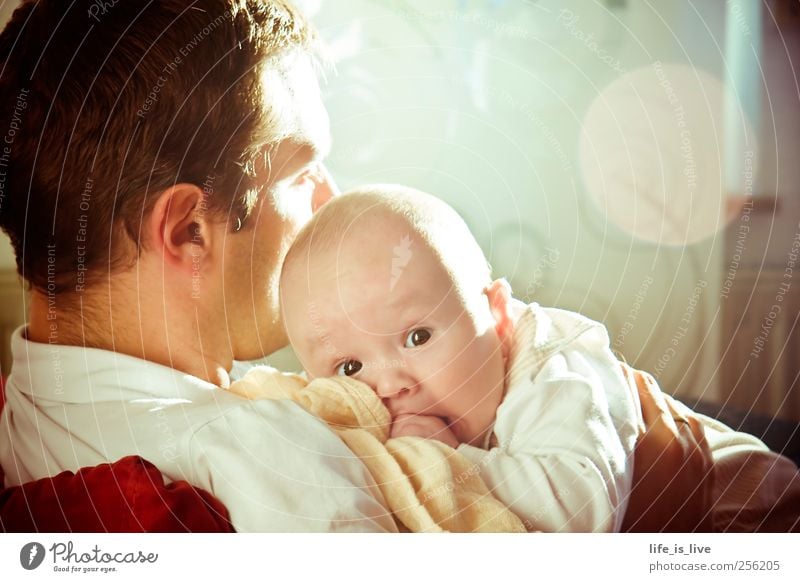 chillen mit papa ll maskulin Baby Mann Erwachsene Familie & Verwandtschaft Kindheit Kopf 2 Mensch kurzhaarig beobachten genießen Glück Stimmung Zufriedenheit