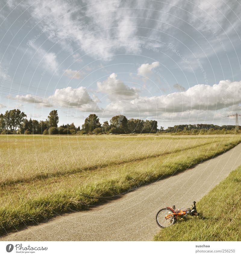 was besseres finden ... Umwelt Natur Landschaft Himmel Wolken Sommer Klima Schönes Wetter Feld Wege & Pfade Fahrrad Wegrand Rad Farbfoto Gedeckte Farben