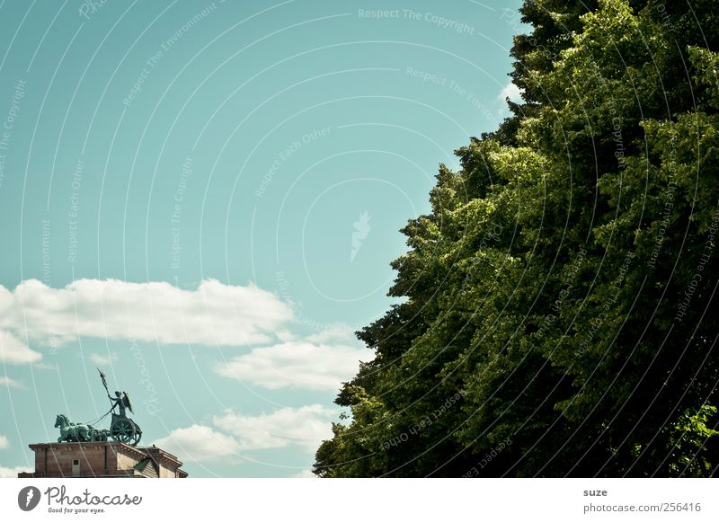 Torwart Tourismus Sightseeing Städtereise Kunst Skulptur Kultur Umwelt Himmel Wolken Baum Hauptstadt Bauwerk Sehenswürdigkeit Wahrzeichen Denkmal Pferd