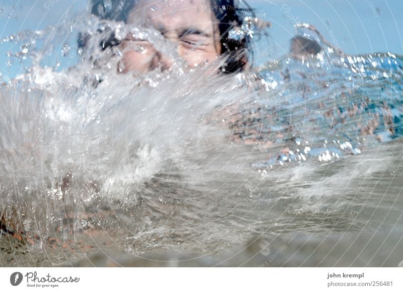 nasse.wasser.masse feminin Kindheit Jugendliche Kopf Auge 1 Mensch Wasser Wassertropfen Wellen Meer Bewegung Schwimmen & Baden Coolness Flüssigkeit frech