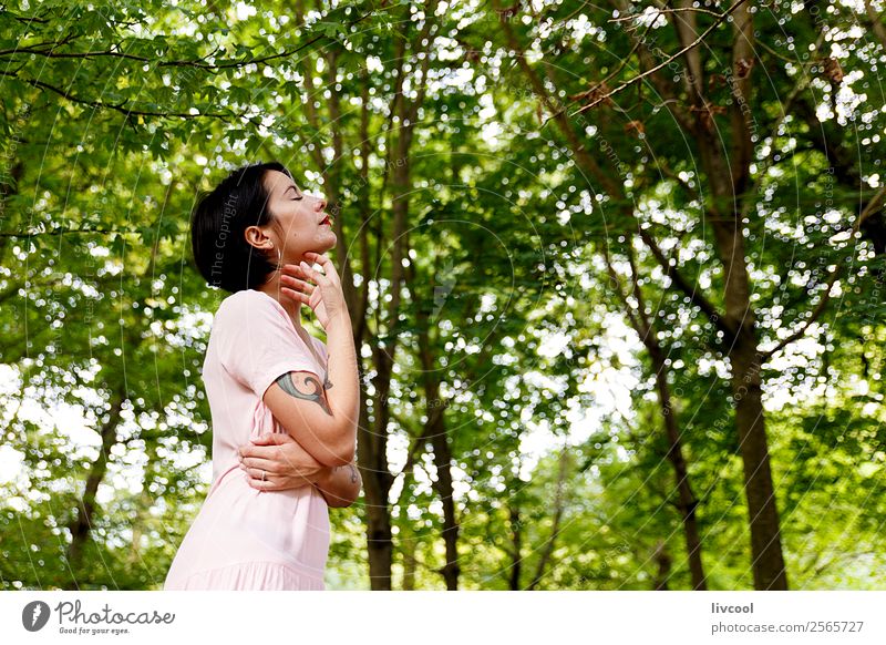 hipster Mädchen IV Lifestyle elegant Stil schön Sommer Garten Mensch feminin Frau Erwachsene Körper 1 18-30 Jahre Jugendliche Natur Park Mode Unterwäsche Tattoo