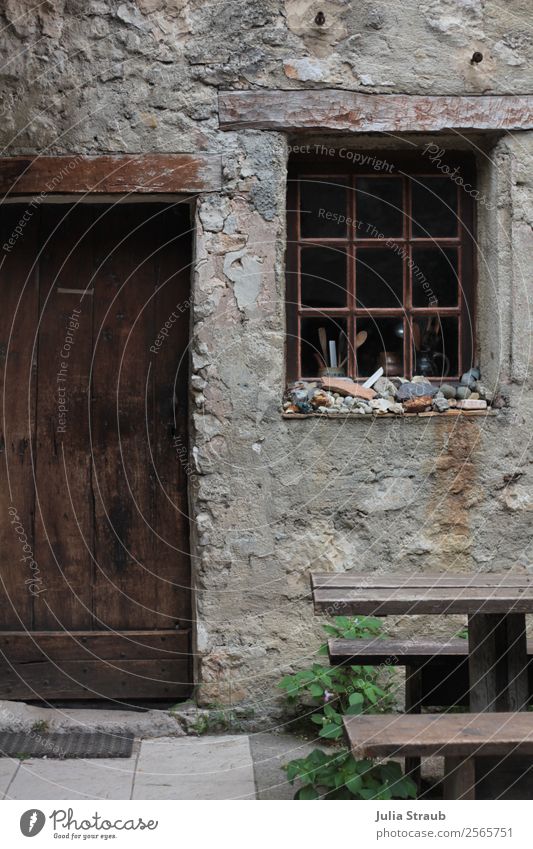 Stein Haus Minimalistisch Gorges du Verdon Frankreich Provence Dorf Fenster Tür alt einzigartig braun grau Steinwand Farbfoto Außenaufnahme Tag