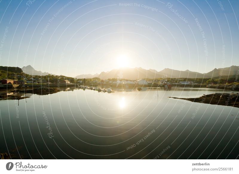 Kabelvåg kurz vor Mitternacht Polarmeer Europa Felsen Ferien & Urlaub & Reisen Fjord Hafen Himmel Himmel (Jenseits) Horizont Insel Landschaft maritim Meer Natur