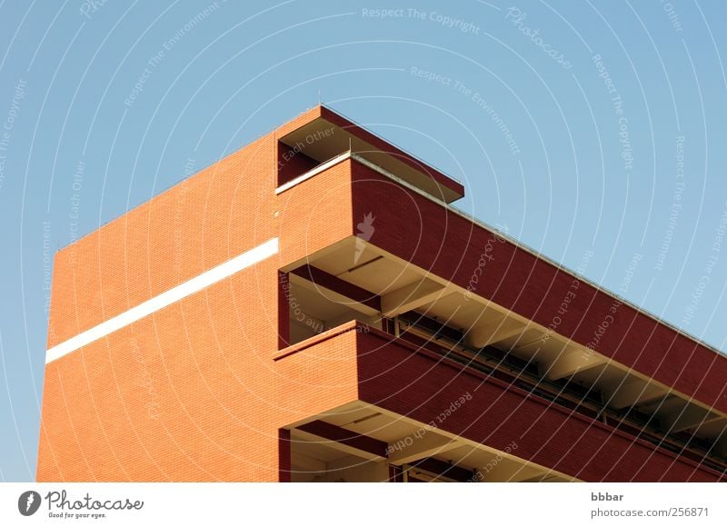 Dachdetails eines modernen Gebäudes Häusliches Leben Wohnung Hausbau Raum Klassenraum Umwelt Landschaft Himmel Wolkenloser Himmel Klima Wetter Schönes Wetter