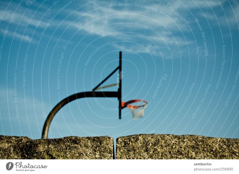 Basketball Freizeit & Hobby Spielen Sport Ballsport Sportstätten Herbst gut schön basketball himmel jugend Korb texfreiraum wallroth korbball Farbfoto