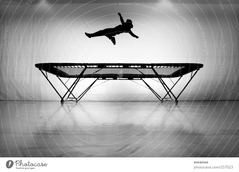 Die Trampolin Silhouette Lifestyle Stil Freude Sport Fitness Sport-Training Sportler Mensch maskulin Junger Mann Jugendliche Erwachsene Körper 1 Bewegung fallen