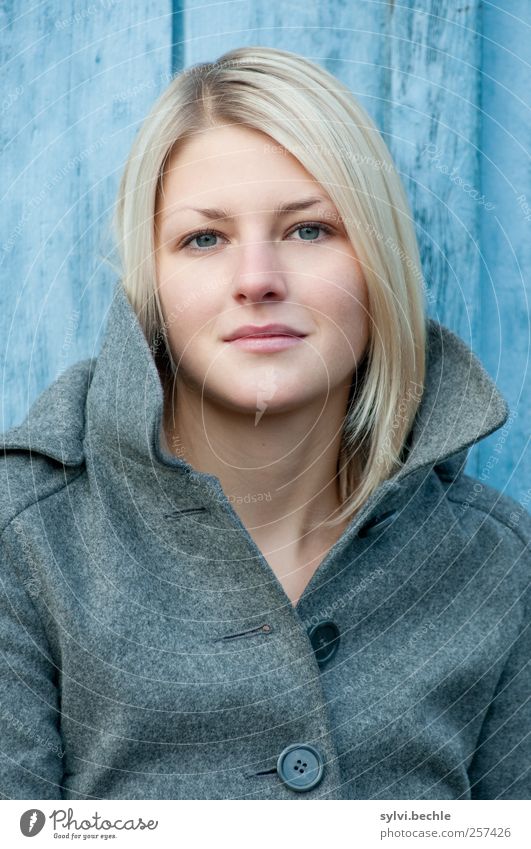 einfach ein portrait Stil schön Haare & Frisuren Gesicht Wohlgefühl Zufriedenheit ruhig Mensch feminin Junge Frau Jugendliche Leben 18-30 Jahre Erwachsene Mode