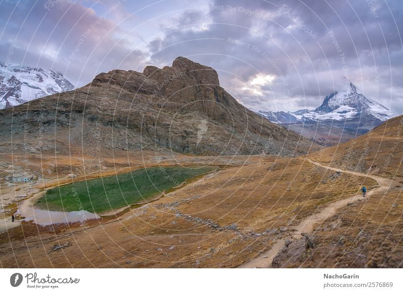 Erstaunlicher Blick auf den majestätischen Matterhorngipfel in der Schweiz Ferien & Urlaub & Reisen Tourismus Ausflug Abenteuer Winter Schnee Berge u. Gebirge