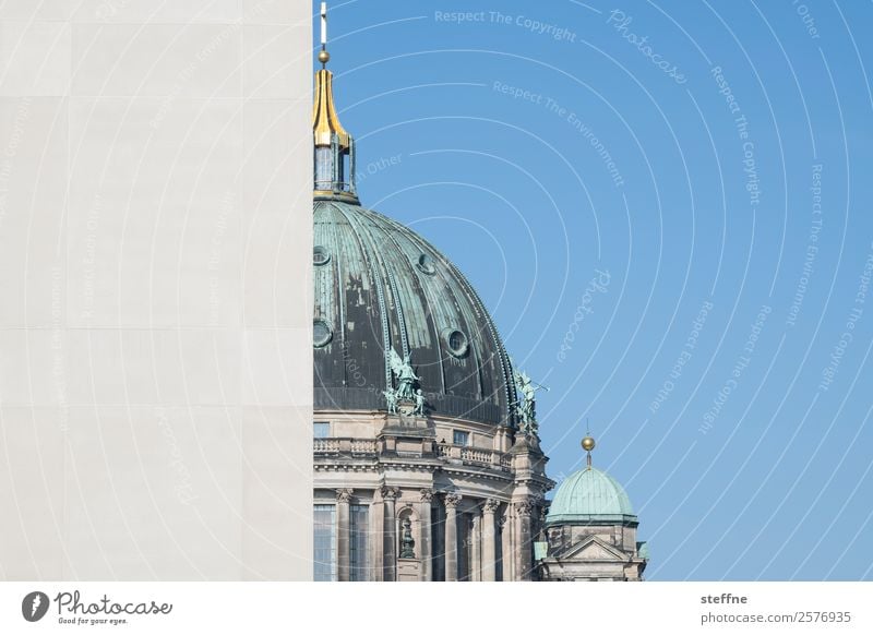 Berliner Dom, vom Stadtschloss halb verdeckt Kirche Fassade Sehenswürdigkeit Wahrzeichen Religion & Glaube Oberpfarrkirche zu Berlin Berlin-Mitte Blauer Himmel