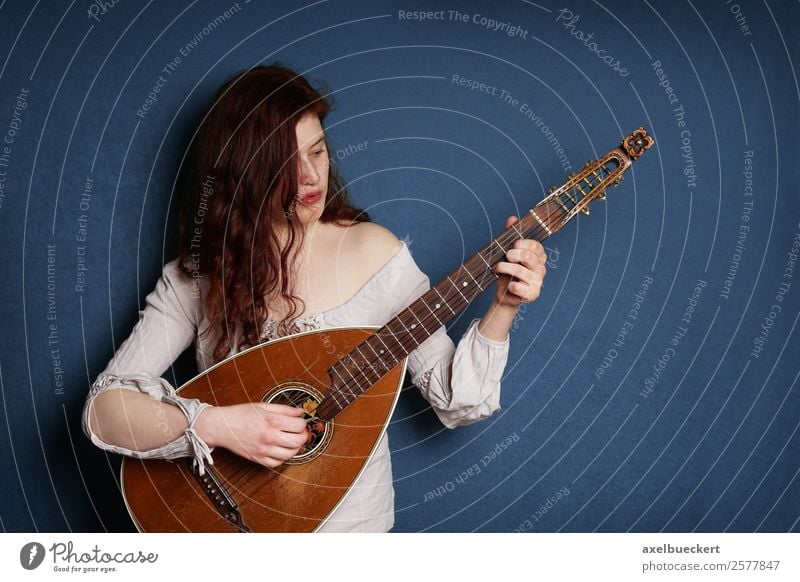 Die Lautenspielerin Lifestyle Freizeit & Hobby Entertainment Musik Mensch feminin Junge Frau Jugendliche Erwachsene 1 18-30 Jahre Musiker retro Gitarre