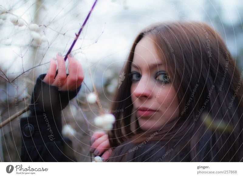 Unfinished Fairytale. Mensch feminin Junge Frau Jugendliche Erwachsene Kopf Haare & Frisuren Gesicht Hand 1 18-30 Jahre dunkel hell schön Überraschung