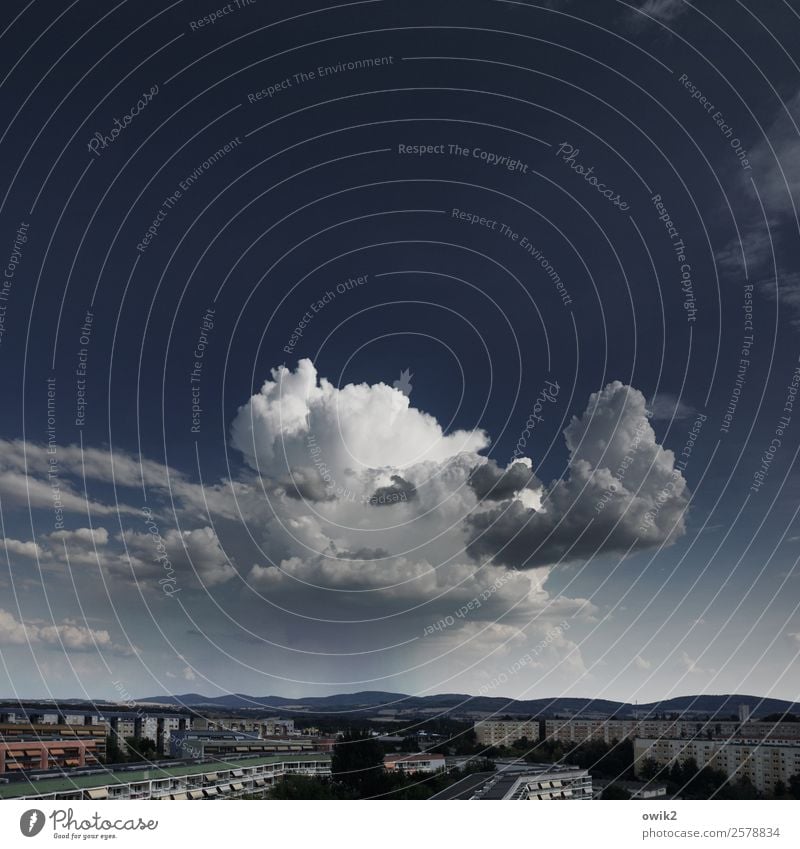 Rauchwolke Umwelt Natur Luft Himmel Wolken Horizont Schönes Wetter Hügel Bautzen Lausitz Deutschland Stadtrand bevölkert Gebäude Plattenbau außergewöhnlich