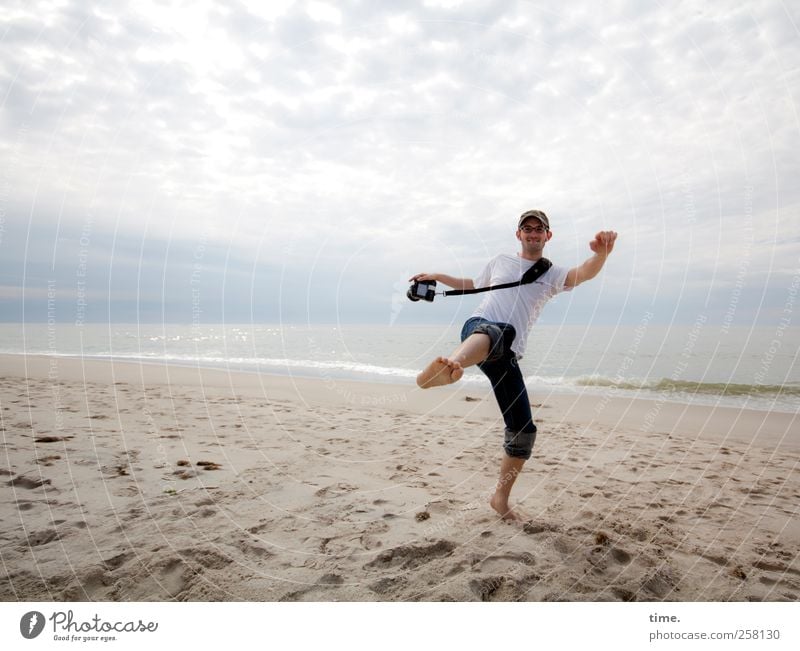 Living In The USA Freude Körper Zufriedenheit Strand Fotokamera Mensch maskulin Mann Erwachsene 30-45 Jahre Umwelt Himmel Wolken Horizont Küste Nordsee