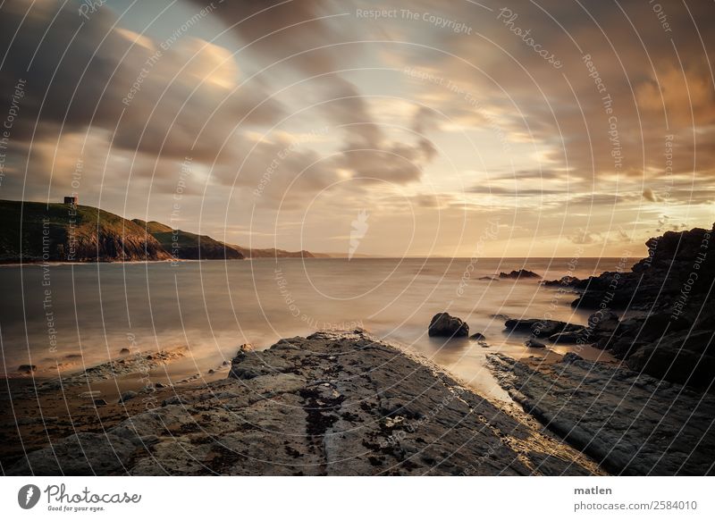 Sommerabend Natur Landschaft Himmel Wolken Horizont Sonnenaufgang Sonnenuntergang Schönes Wetter Felsen Wellen Küste Strand Bucht Riff Meer Ruine dunkel maritim