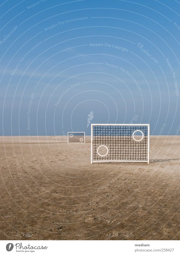 Strandfußball, Borkum Freizeit & Hobby Ferien & Urlaub & Reisen Ferne Insel Sport Ballsport Fußball Fußballwand Fußballtor Fußballplatz Sand Horizont Nordsee