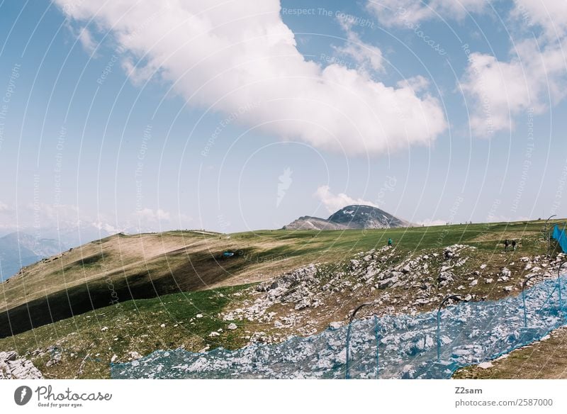 Monte Baldo | Licht und Schatten Natur Landschaft Wolken Sonne Sommer Schönes Wetter Wiese Alpen Berge u. Gebirge Gipfel blau grün Einsamkeit Freizeit & Hobby