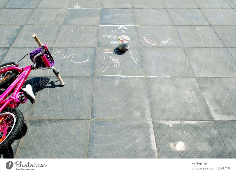 fahrbahnerweiterung Lifestyle Freizeit & Hobby Spielen Kinderspiel Verkehr Verkehrswege Zeichen Ziffern & Zahlen Verkehrszeichen Graffiti Kreide Fahrrad