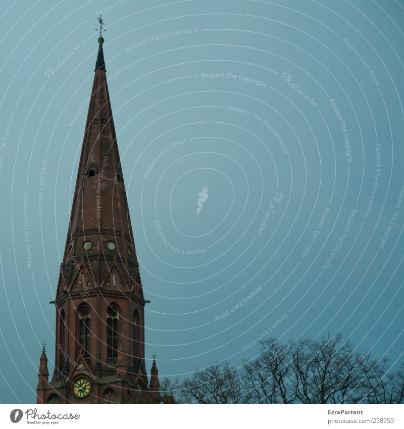 gleich Viertel vor Architektur Umwelt Himmel Wolkenloser Himmel Herbst Winter Kleinstadt Stadt Altstadt Haus Kirche Bauwerk Gebäude Mauer Wand Fassade Stein