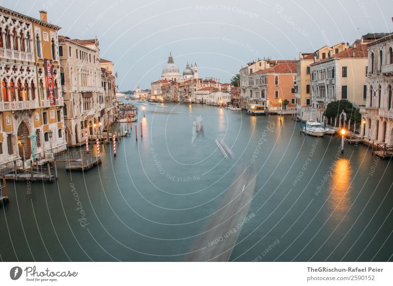 Venedig Kleinstadt Stadt Hafenstadt blau gelb orange Wasser Wasserfahrzeug Langzeitbelichtung Licht Reflexion & Spiegelung Italien Dom Farbfoto Menschenleer