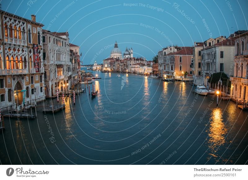 Venedig Kleinstadt Stadt Hafenstadt blau gelb gold Wasser Haus Licht Italien Langzeitbelichtung Dom Reflexion & Spiegelung Außenaufnahme Menschenleer