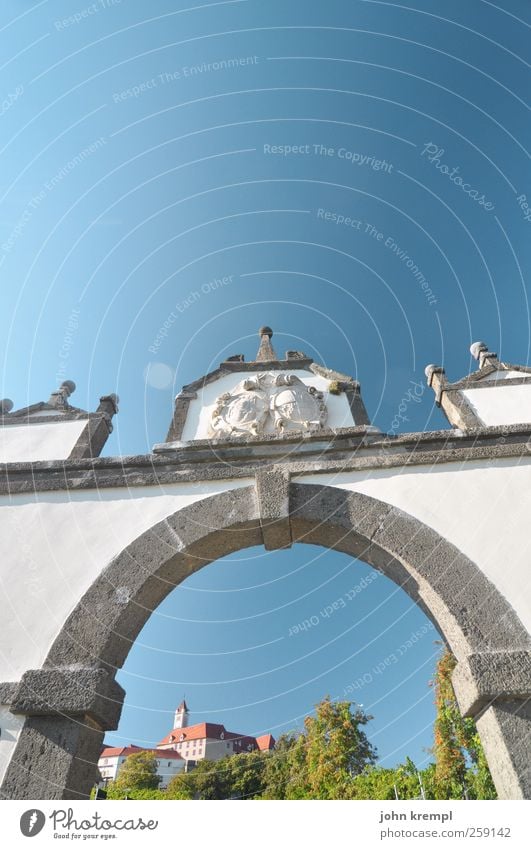 Riegersburg Bundesland Steiermark Österreich Dorf Tor Bauwerk Gebäude Architektur Wappen Sehenswürdigkeit Wahrzeichen Denkmal historisch blau grün weiß