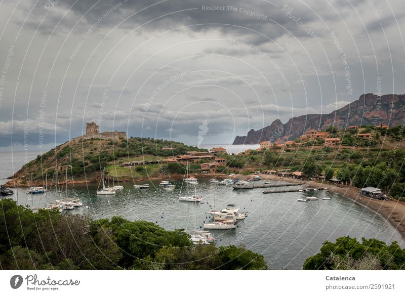 Die Bucht von Girolata Ferien & Urlaub & Reisen Tourismus Sommerurlaub Landschaft Himmel Wolken schlechtes Wetter Felsen Berge u. Gebirge Küste Meer Mittelmeer