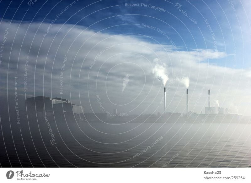 Nebel in Kopenhagen Hauptstadt Stadtrand Industrieanlage Hafen Architektur Schornstein Schifffahrt Kraft Güterverkehr & Logistik Außenaufnahme Menschenleer