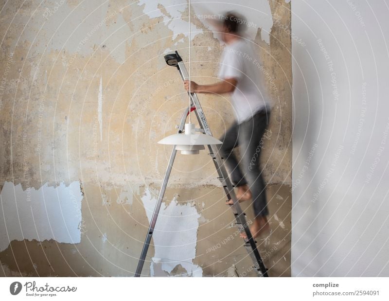 Renovieren Häusliches Leben Wohnung Haus Hausbau Umzug (Wohnungswechsel) Raum Wohnzimmer Küche Handwerk Baustelle Mann Erwachsene Arbeit & Erwerbstätigkeit