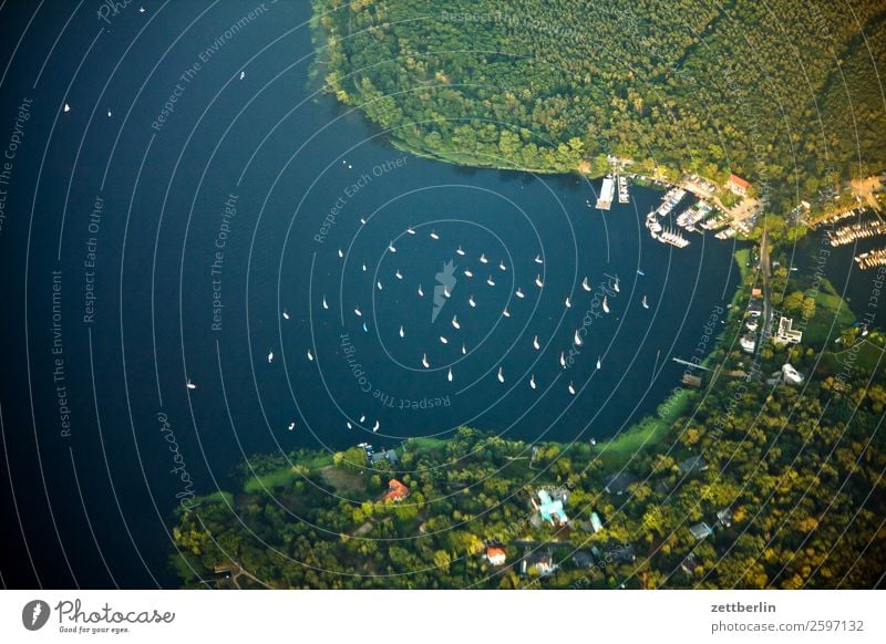 Großer Wannsee Aussicht Fensterblick Ferien & Urlaub & Reisen fliegen Luftverkehr fliegend Landschaft Reisefotografie Textfreiraum Deutschland Berlin