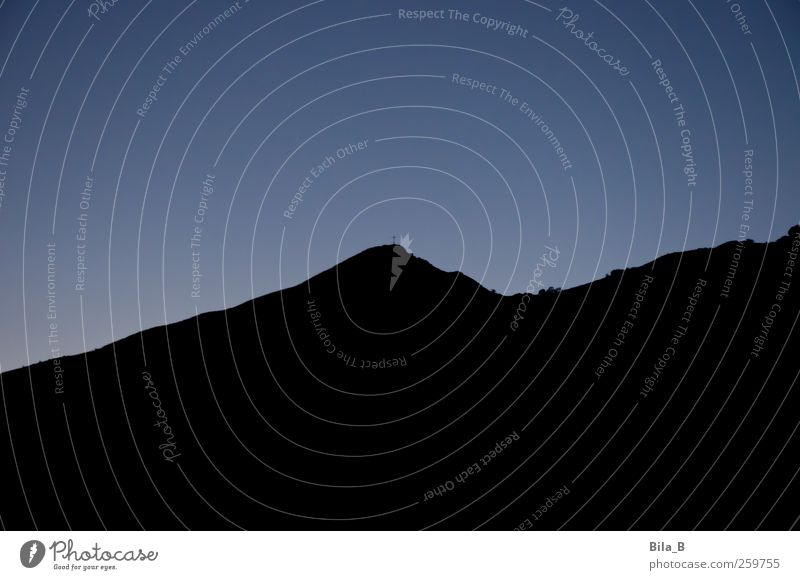 Monte Folgorito Umwelt Natur Landschaft Urelemente Erde Himmel Wolkenloser Himmel Nachthimmel Berge u. Gebirge Gipfel Kreuz Mut Hoffnung Glaube Schmerz