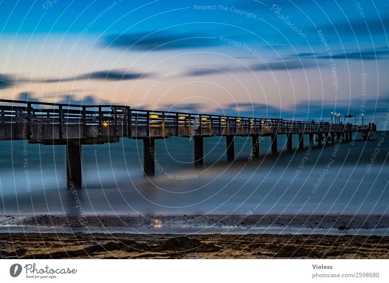 Heiligendamm Brücke Sehenswürdigkeit Bekanntheit blau Seebrücke Ostsee Bad Doberan Langzeitbelichtung Strand Mecklenburg-Vorpommern Seebadeort Abend Dämmerung