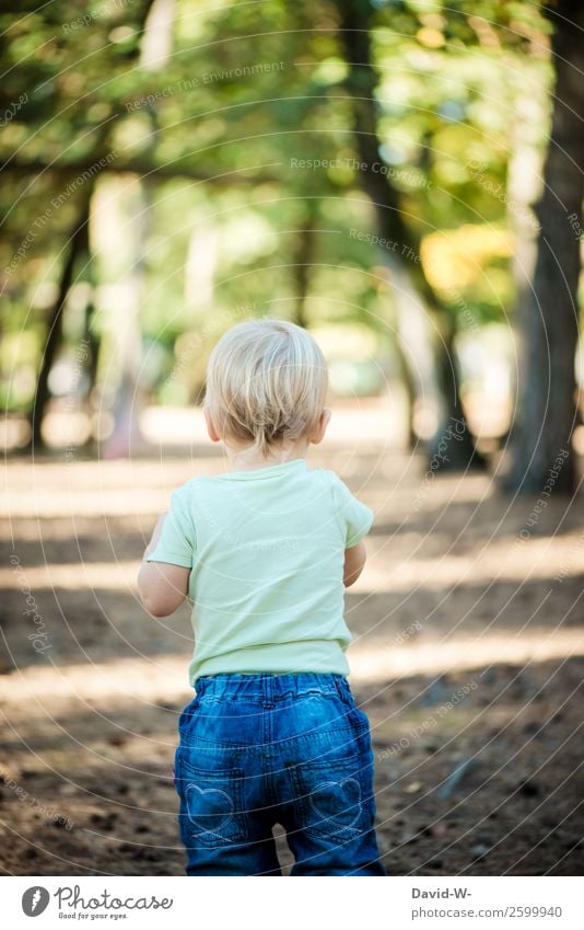 Ich erkunde die Welt elegant Gesundheit Leben Wohlgefühl Zufriedenheit ruhig Kindererziehung Mensch Baby Kleinkind Mädchen Junge Kindheit 1 Umwelt Natur Sonne