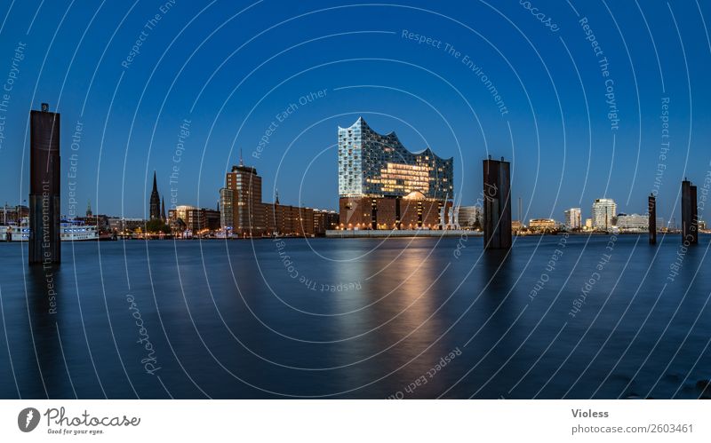 blau machen II ..... Hafenstadt Stadtzentrum Skyline Bauwerk Architektur Sehenswürdigkeit Wahrzeichen Denkmal außergewöhnlich Bekanntheit Kitsch maritim modern